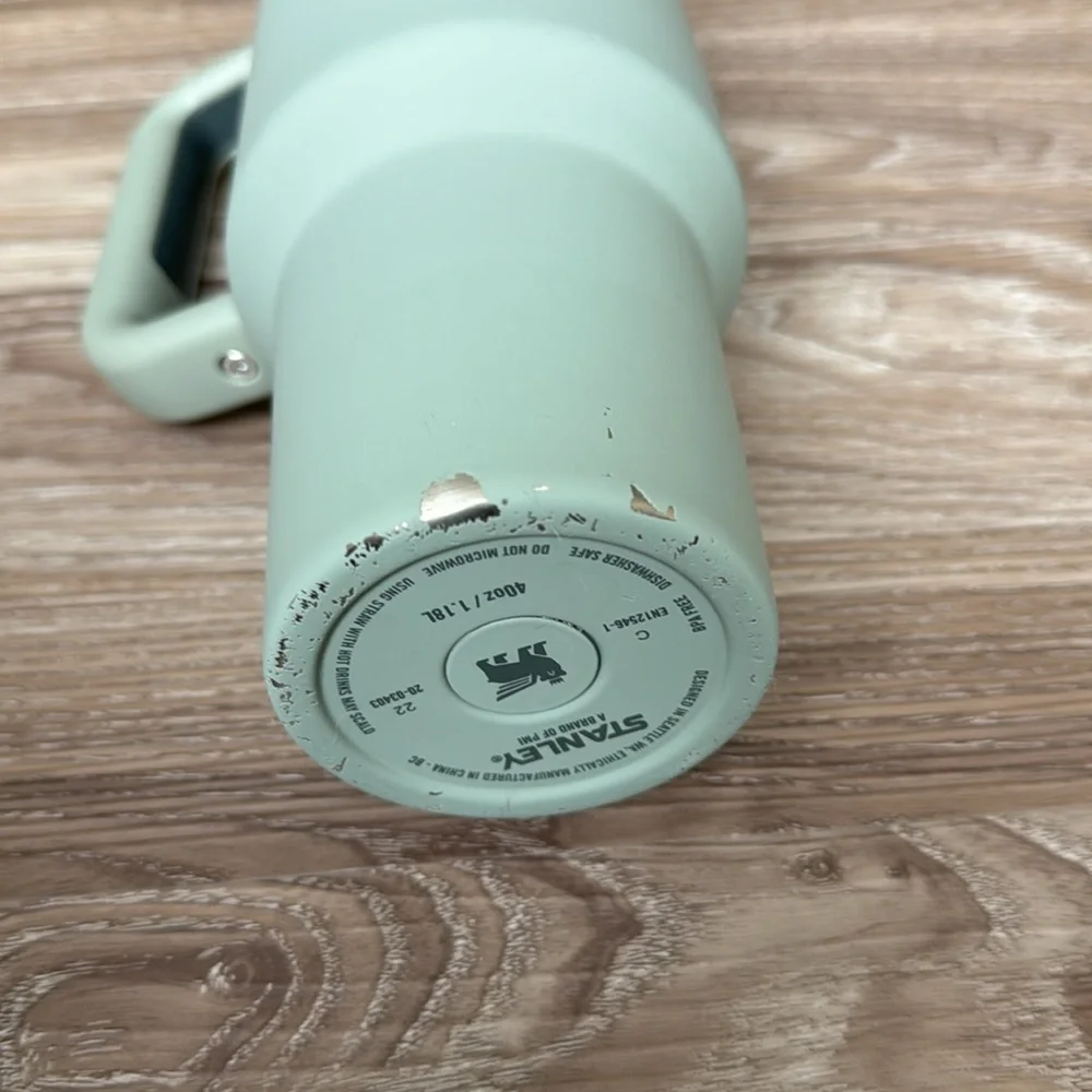 Stanley THE QUENCHER H2.0 FLOWSTAT TUMBLER SOFT MATTE 40 OZ Water Bottle - Picture 7 of 9